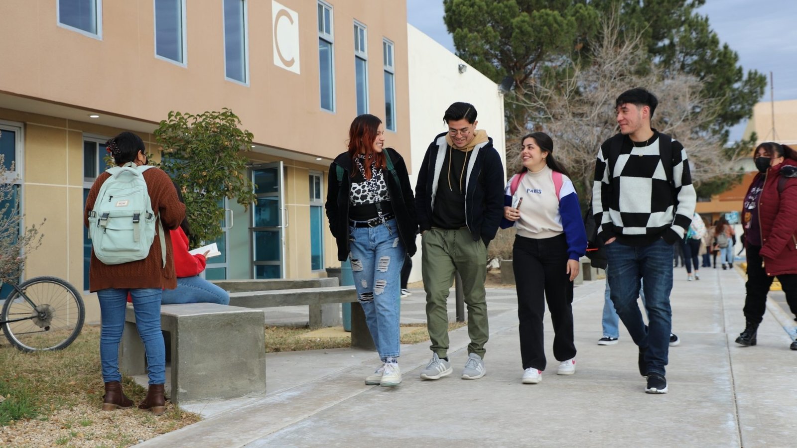 Tras amparos, UACJ elimina cuotas diferenciadas para estudiantes extranjeros