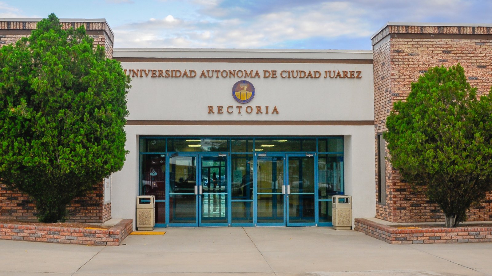 Estudiante se ampara contra UACJ por cuotas de inscripción diferenciadas a extranjeros